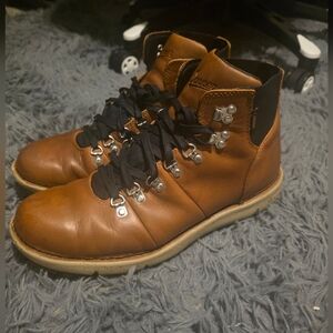 Danner Men's Vertigo 917 boots in light brown